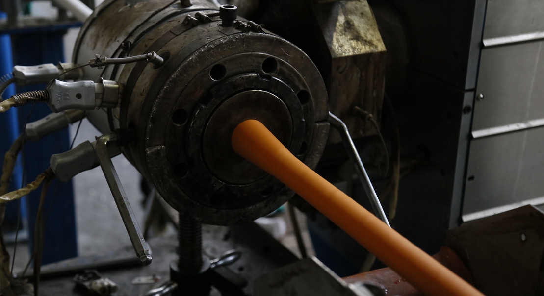 无卤低烟挤出模具